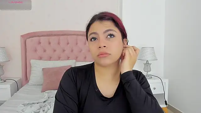 Kendall  Fox online show from 11-22-25, 06:56