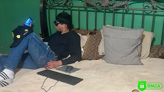 Snapshot of badrolemodelx chatting on 03-06-26, 05:08 badrolemodelx online show from 03-06-26, 05:08