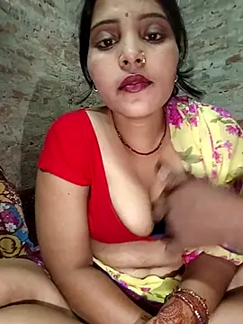 Snapshot of Simrandeshipp chatting on 05-18-26, 05:29 Simrandeshipp online show from 05-18-26, 05:29