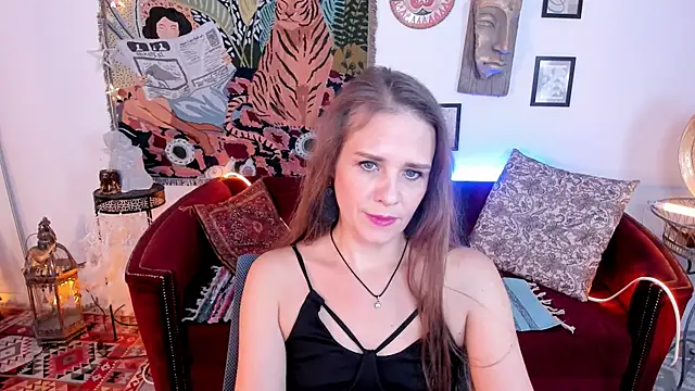 Snapshot of EmiliaBedy chatting on 10-02-25, 09:23 EmiliaBedy online show from 10-02-25, 09:23