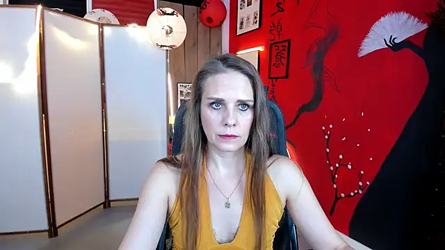 Snapshot of EmiliaBedy chatting on 09-16-25, 09:10 EmiliaBedy online show from 09-16-25, 09:10