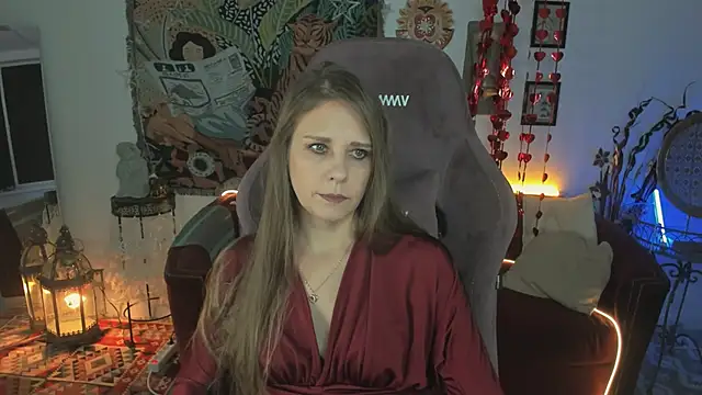 Snapshot of EmiliaBedy chatting on 03-03-25, 09:02 EmiliaBedy online show from 03-03-25, 09:02