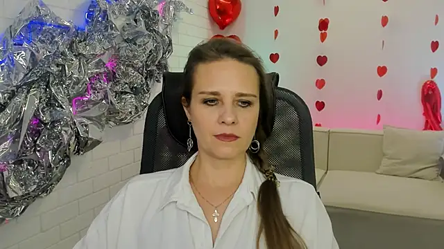 Snapshot of EmiliaBedy chatting on 02-25-25, 12:16 EmiliaBedy online show from 02-25-25, 12:16