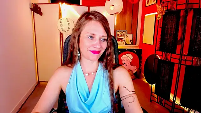 Snapshot of EmiliaBedy chatting on 06-08-26, 09:10 EmiliaBedy online show from 06-08-26, 09:10