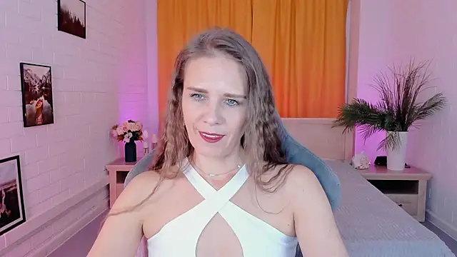 Snapshot of EmiliaBedy chatting on 10-07-25, 09:10 EmiliaBedy online show from 10-07-25, 09:10