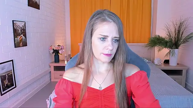 Snapshot of EmiliaBedy chatting on 10-01-25, 09:14 EmiliaBedy online show from 10-01-25, 09:14