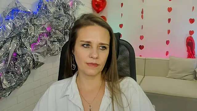 Snapshot of EmiliaBedy chatting on 02-26-25, 09:01 EmiliaBedy online show from 02-26-25, 09:01