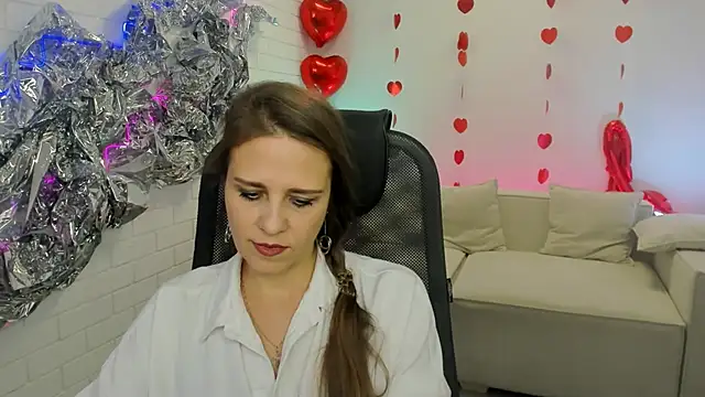 Snapshot of EmiliaBedy chatting on 02-25-25, 09:09 EmiliaBedy online show from 02-25-25, 09:09