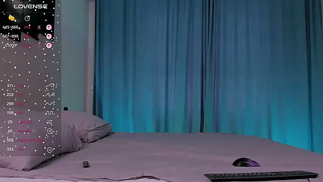 Shiny Jennifer online show from 11-29-25, 06:24