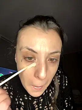 bunnythetailor online show from 11-10-25, 08:14