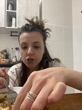 bunnythetailor online show from 11-18-25, 08:56