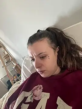 bunnythetailor online show from 02-19-26, 08:22