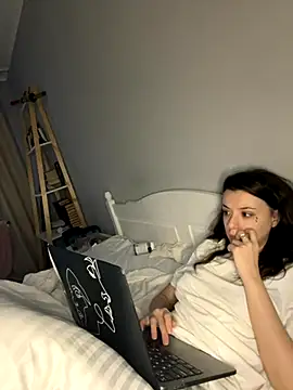 bunnythetailor online show from 11-20-25, 02:29