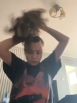 bunnythetailor online show from 02-10-26, 08:24