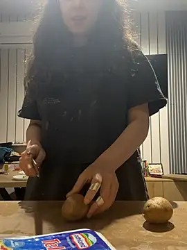 bunnythetailor online show from 06-06-26, 07:41