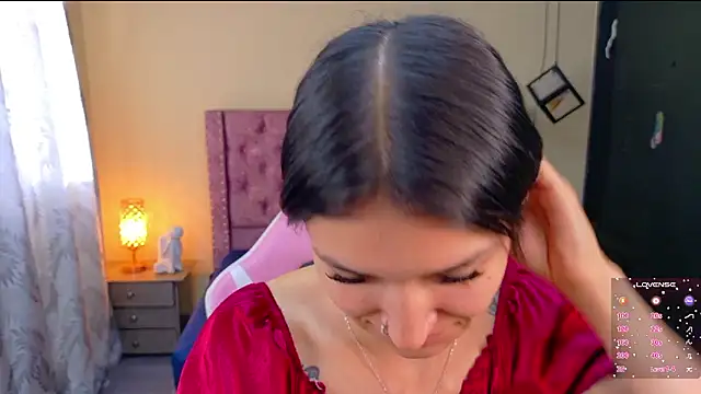 Snapshot of Sofii_cutee chatting on 01-10-26, 12:33 Sofii cutee online show from 01-10-26, 12:33