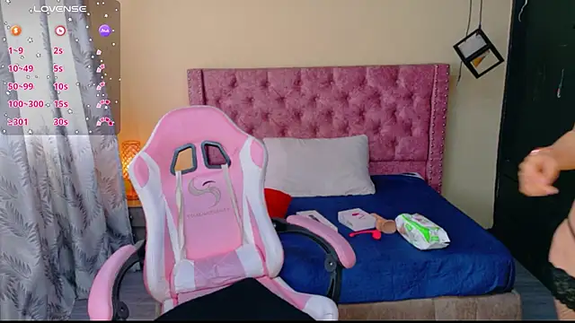 Snapshot of Sofii_cutee chatting on 01-13-26, 01:15 Sofii cutee online show from 01-13-26, 01:15