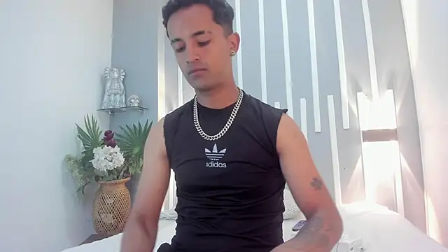 Nikki and Mayk online show from 02-18-26, 02:42