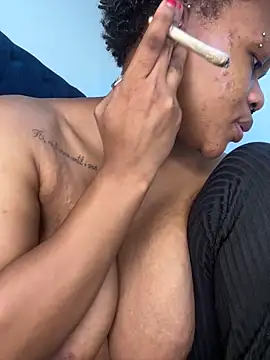 Boneca25 online show from 04-08-26, 08:27