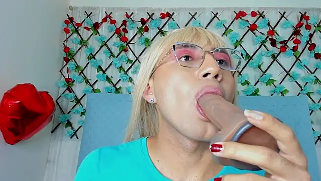 LaelVira 2 online show from 03-12-25, 08:08