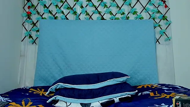 LaelVira 2 online show from 03-13-25, 08:15