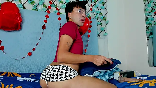 LaelVira 2 online show from 02-15-25, 06:23