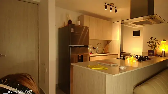 Mara Santoro online show from 12-14-25, 11:10