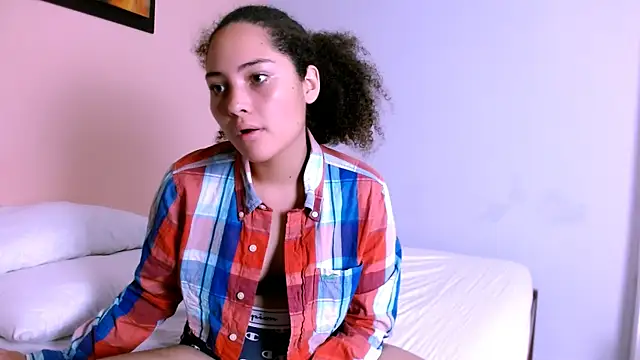 Snapshot of cameron_cooper01 chatting on 02-06-25, 12:59 cameron cooper01 online show from 02-06-25, 12:59