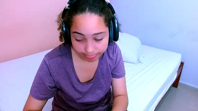 Snapshot of cameron_cooper01 chatting on 02-27-25, 01:07 cameron cooper01 online show from 02-27-25, 01:07