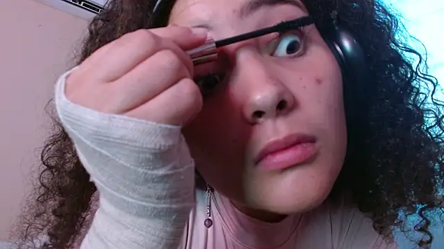 Snapshot of cameron_cooper01 chatting on 01-29-25, 01:07 cameron cooper01 online show from 01-29-25, 01:07