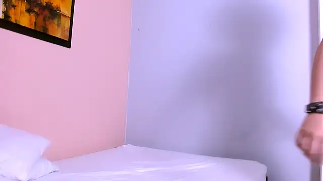 Snapshot of cameron_cooper01 chatting on 02-05-25, 01:33 cameron cooper01 online show from 02-05-25, 01:33