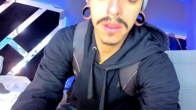 Snapshot of kaletattoo chatting on 12-23-25, 11:09 kaletattoo online show from 12-23-25, 11:09