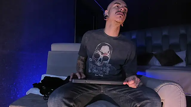 Snapshot of kaletattoo chatting on 02-13-26, 11:21 kaletattoo online show from 02-13-26, 11:21