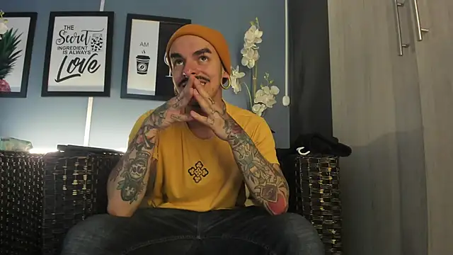 Snapshot of kaletattoo chatting on 12-02-25, 07:15 kaletattoo online show from 12-02-25, 07:15