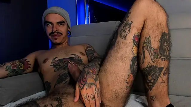 Snapshot of kaletattoo chatting on 06-03-26, 02:33 kaletattoo online show from 06-03-26, 02:33