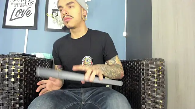 Snapshot of kaletattoo chatting on 11-07-25, 11:04 kaletattoo online show from 11-07-25, 11:04