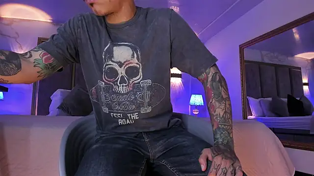 Snapshot of kaletattoo chatting on 04-23-26, 11:27 kaletattoo online show from 04-23-26, 11:27