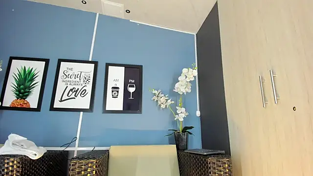 Snapshot of kaletattoo chatting on 11-18-25, 11:02 kaletattoo online show from 11-18-25, 11:02