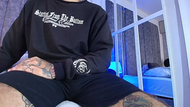 Snapshot of kaletattoo chatting on 06-16-26, 03:01 kaletattoo online show from 06-16-26, 03:01