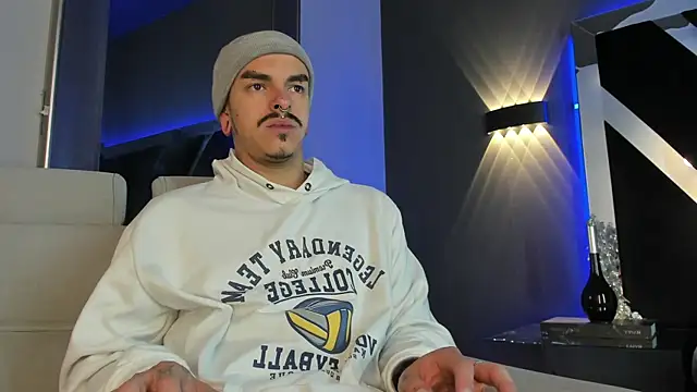 Snapshot of kaletattoo chatting on 11-17-25, 11:47 kaletattoo online show from 11-17-25, 11:47