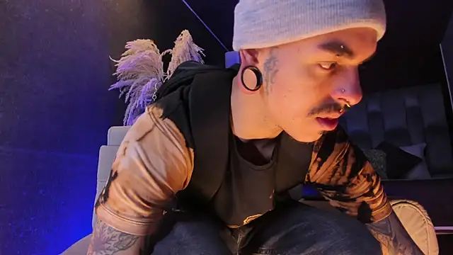 Snapshot of kaletattoo chatting on 02-19-26, 11:07 kaletattoo online show from 02-19-26, 11:07