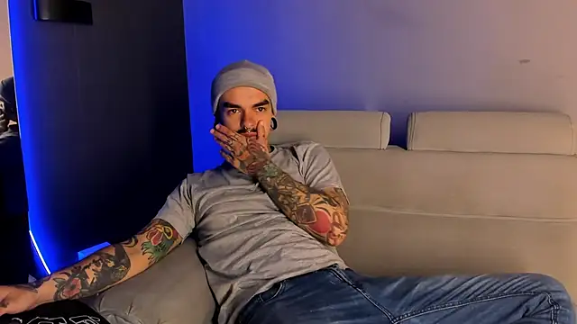Snapshot of kaletattoo chatting on 05-07-26, 11:13 kaletattoo online show from 05-07-26, 11:13