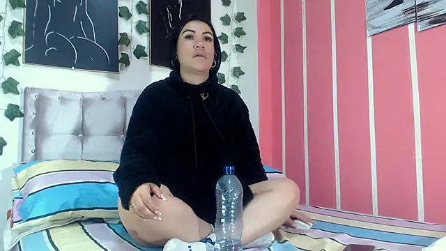 Snapshot of annyevans_1 chatting on 02-20-25, 12:25 annyevans 1 online show from 02-20-25, 12:25