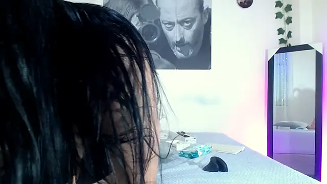 annyevans 1 online show from 04-19-26, 06:10