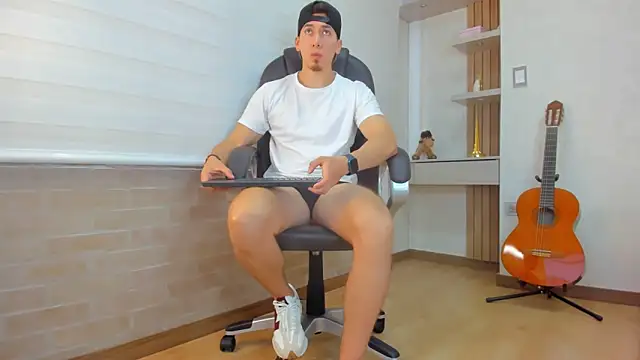 Tombarden online show from 12-15-25, 07:09