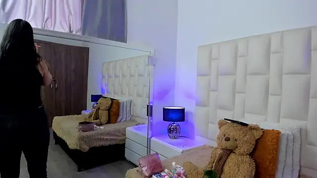 Ariana rouse online show from 03-28-26, 05:03