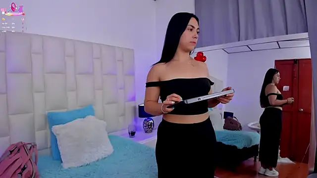 Snapshot of Ariana_rouse chatting on 02-24-25, 04:58 Ariana rouse online show from 02-24-25, 04:58