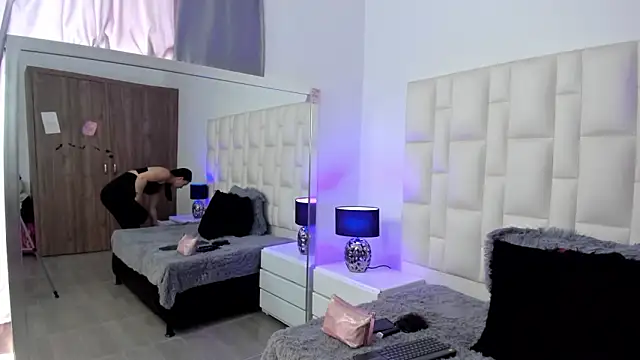 Ariana rouse online show from 02-16-26, 05:11