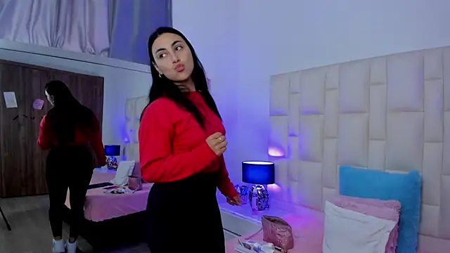 Ariana rouse online show from 11-13-25, 05:06