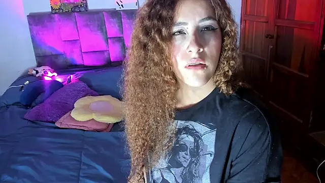 Isangel  online show from 10-20-25, 01:07